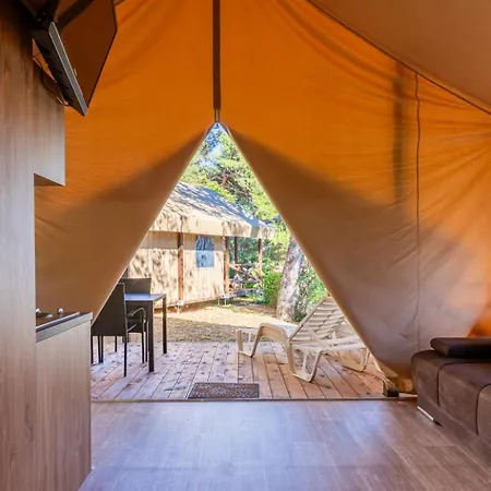 Mobile Homes Lussmarin منتزه العطل *